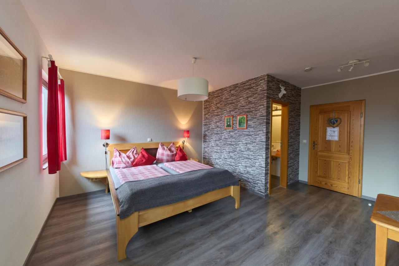 Landhotel Brauner Hirsch Kammerforst Екстериор снимка